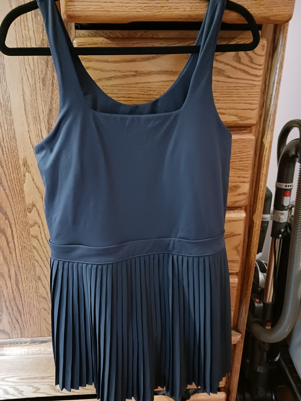 Navy Sleeveless Pleated Hem Workout Dress